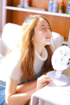 囧女辣手摧草录